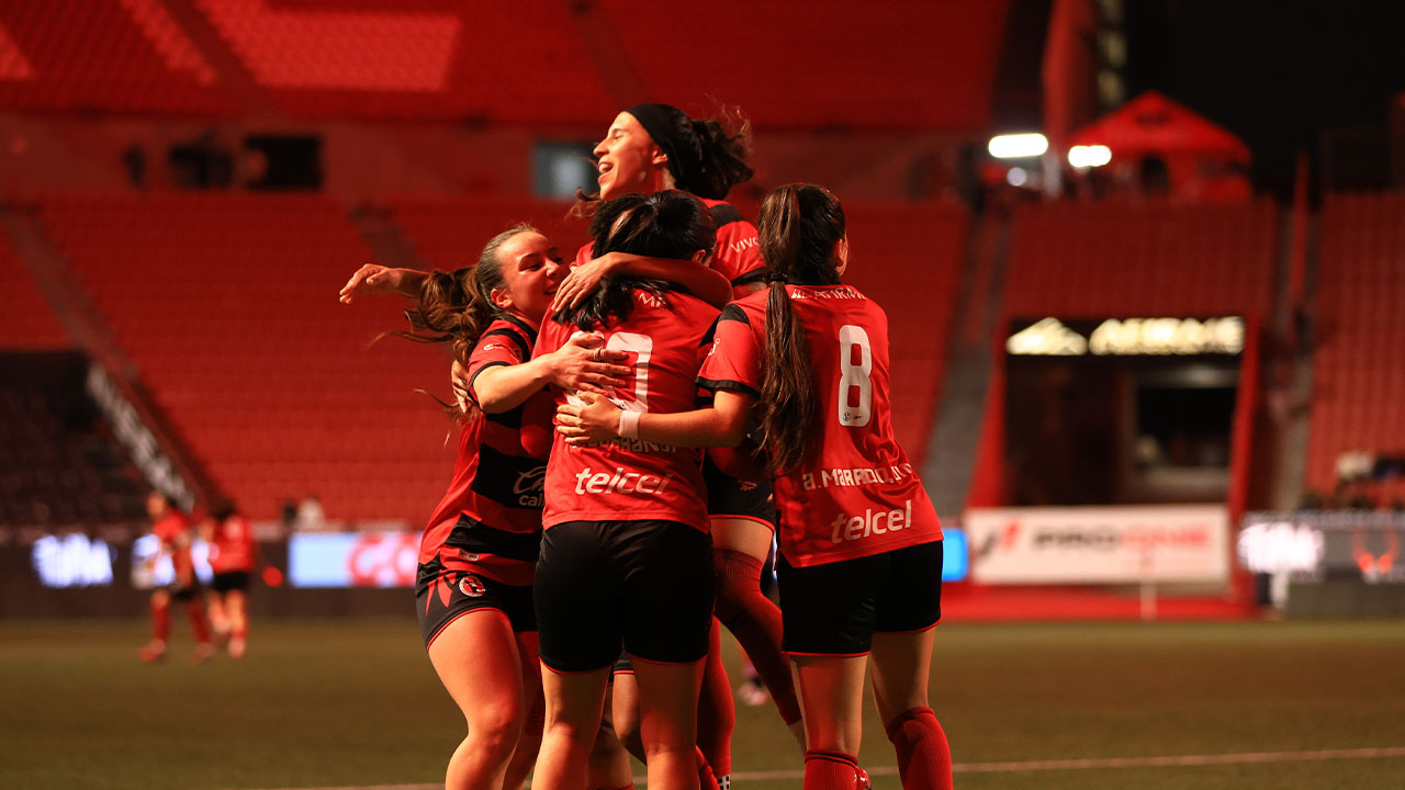 Las rojinegras superaron a las cañoneras por dos goles a cero.
